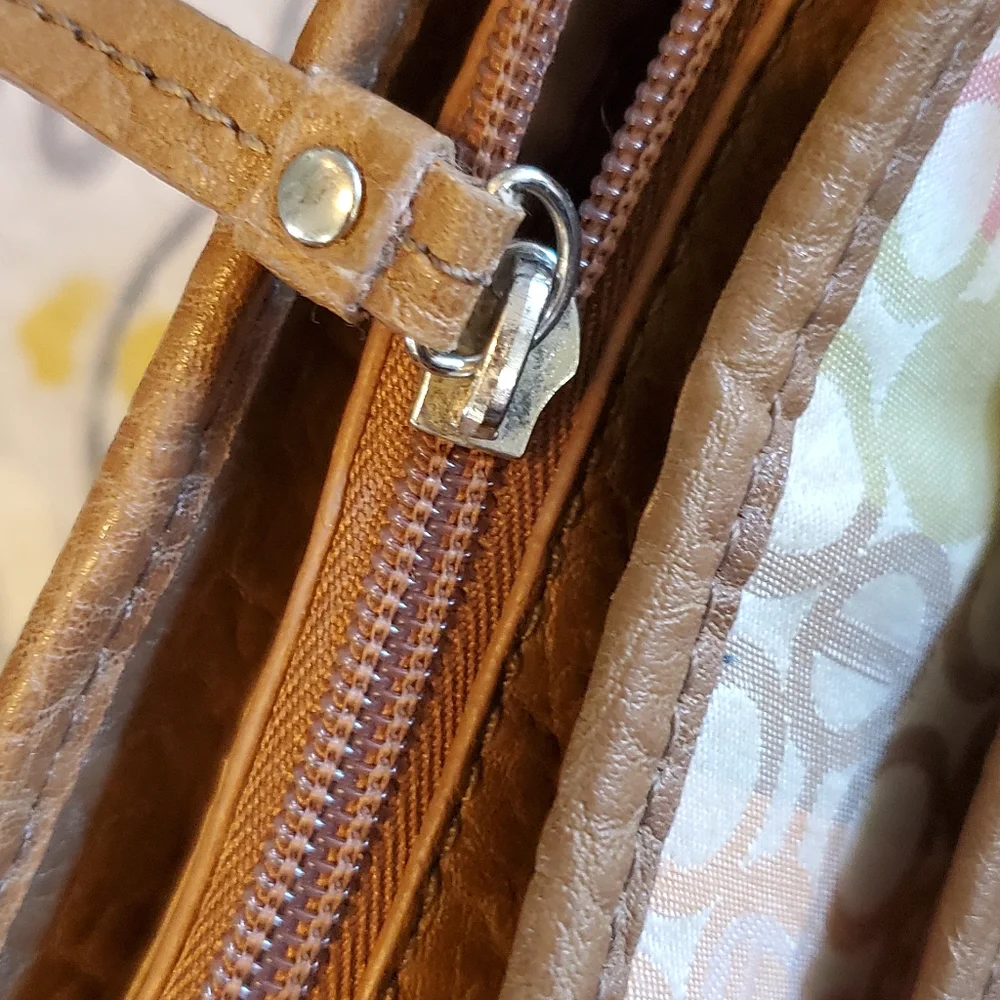 Etienne Aigner Shoulder Purse⚜️🤎⚜️ - Picture 7 of 10